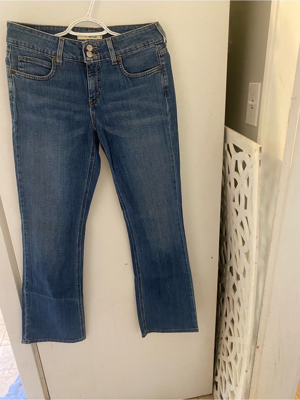 Levi's Mid Blue 526 Slender Boot Cut Jeans 6 Medium